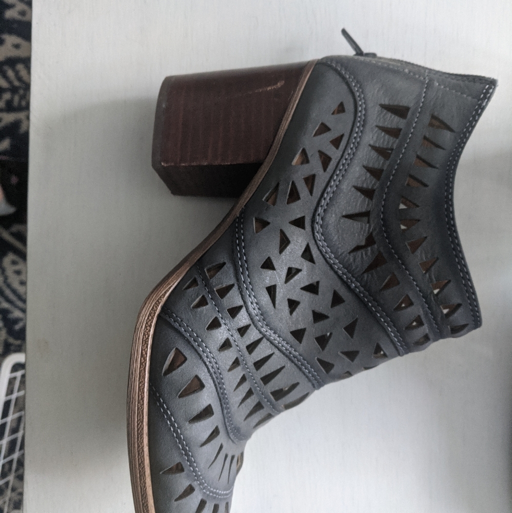 Ankle boots